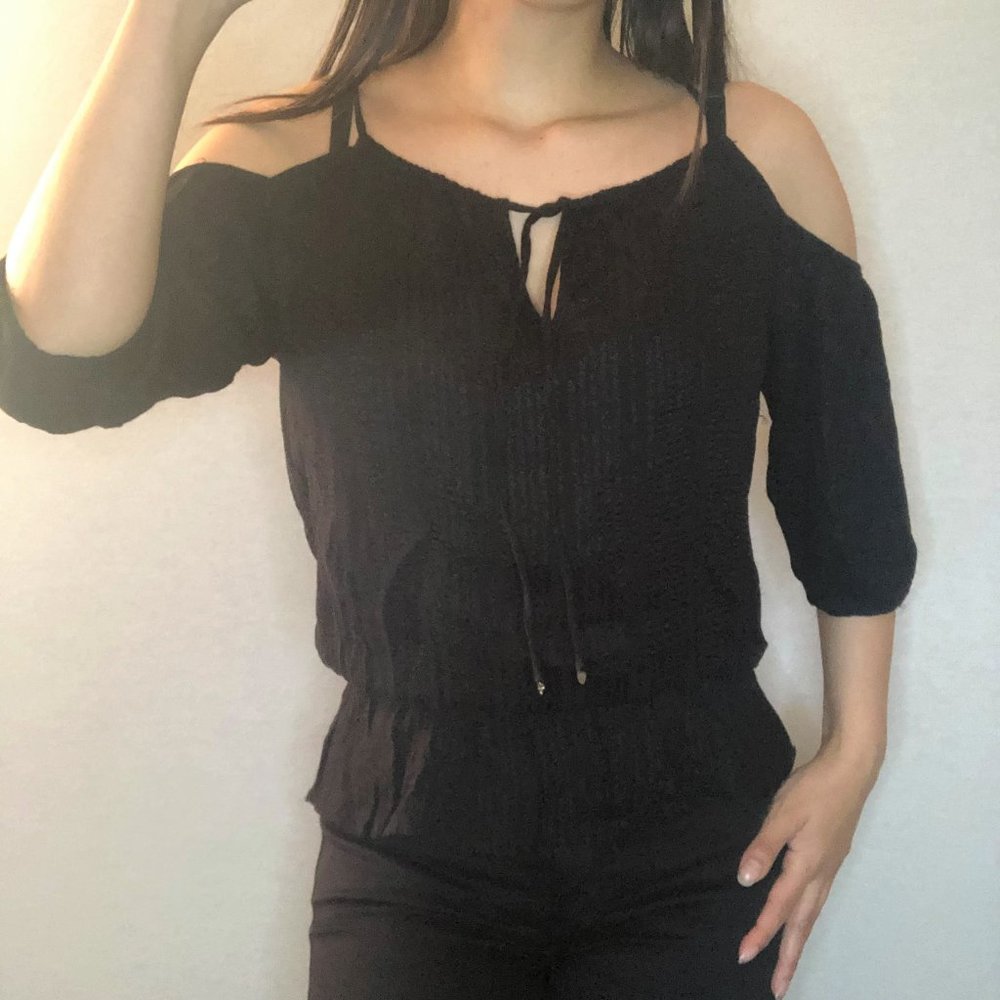 GUESS black cold shoulder knit top w/ tie front detail
